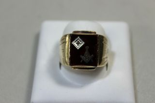 Vintage Masonic Mason 10k Yellow Gold & Diamond W Red Backing Ring 9.  5