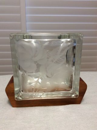 Vintage Frank Oda Etched Glass Hawaii Glass Block Anthurium Vase On Koa Stand 2