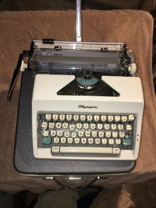 Olympia Sm9 Deluxe Portable Typewriter Type W Case Rare Vintage 1960s
