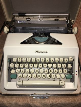Olympia SM9 Deluxe Portable Typewriter Type w Case Rare vintage 1960s 3