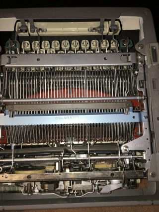 Olympia SM9 Deluxe Portable Typewriter Type w Case Rare vintage 1960s 7