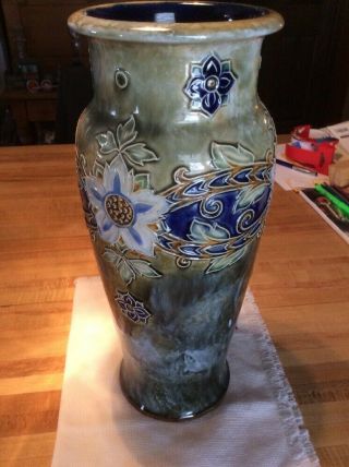 A Rare Royal Doulton Lambeth Art Nouveau Vase by Ethel Beard. 6