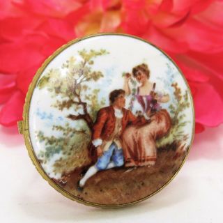Vintage Porcelain Painted Cameo Of A Maiden & Gentleman Wooded Scene Brooch