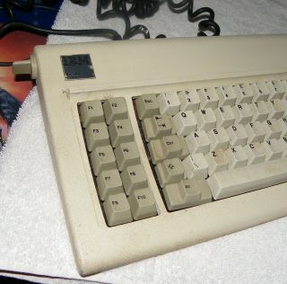 Vintage IBM Personal Computer Mechanical Clicky Keyboard XT 2