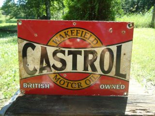 Old Vintage Wakwfield Castrol Motor Oil Porcelain Enamel Gas Pump Station Sign