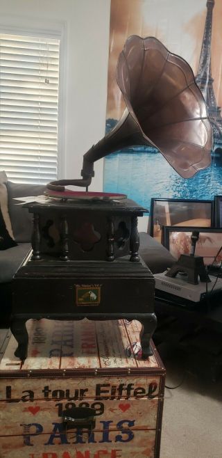 Switzerland Vintage Gramophone Phonograph.  Old Rare No.  533 Brass Horn.