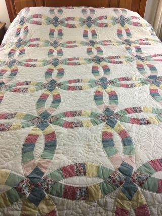 Vintage Hand Crafted & Hand Quilted Double Wedding Ring Quilt 98 " X 85 "