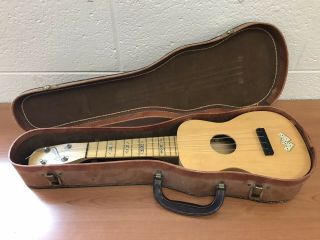 Vintage Le Domino Ukulele,  Uke,  Natural,  W/ Case,  Folk Musical Instrument