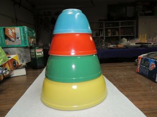 Set 4 Vintage Pyrex Nesting Mixing Bowls Primary Colors Blue Red Green Yellow