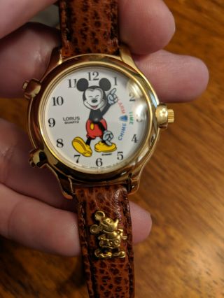 Vintage Collectable Lorus Mickey Mouse Melody Watch with alarm/chime V69F - 6000 2