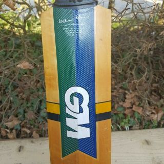vintage Gunn & Moore Maxi English cricket bat. 5