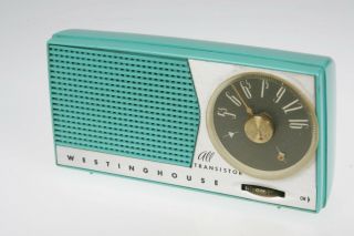 RARE Vintage 1957 Westinghouse H611P5 Turquoise EARLY TRANSISTOR Radio 9V 2