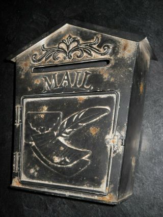Vintage Distressed Look Rustic Decor Metal Mailbox 2