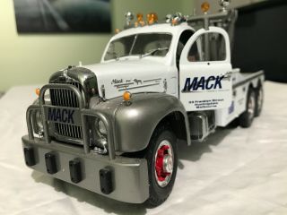 Extremely Rare First Gear 1/25 Mack Towing Australia B61 Tow Truck, 10
