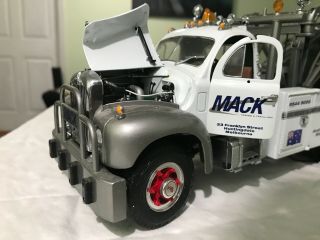 Extremely Rare First Gear 1/25 Mack Towing Australia B61 Tow Truck,