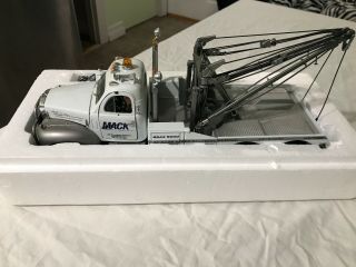 Extremely Rare First Gear 1/25 Mack Towing Australia B61 Tow Truck, 9
