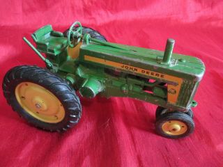 VINTAGE JOHN DEERE MODEL TRACTOR MADE IN USA UNKNOWN YEAR OR MODEL UNMARKED 8