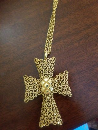 Crown Trifari Cross Pendant Necklace Chain Gold Vintage