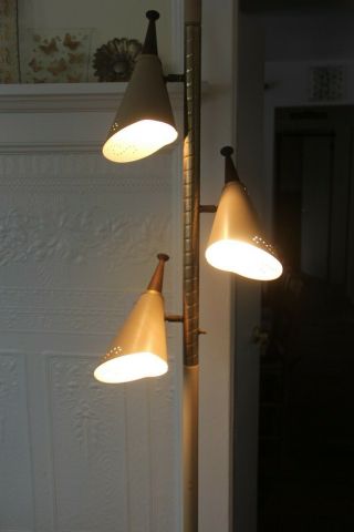 Vintage Mid - Century Cream Color 3 Cone Tension Pole Lamp - 1960 ' s 7