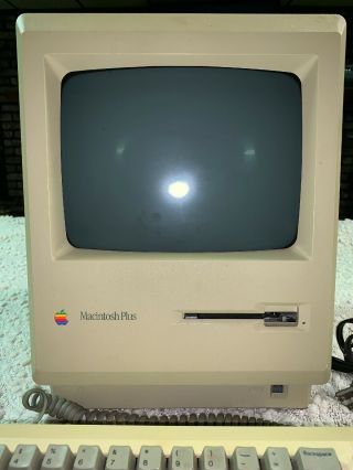 Vintage Apple Macintosh Plus Desktop Computer And Keyboard M0001A Parts/Repair 2