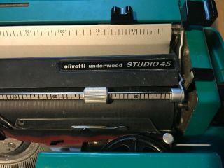 vintage typewriter Olivetti Underwood Studio 45 portable made in Spain w/ case 3