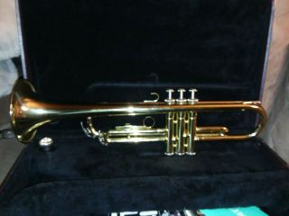 Yamaha Ytr2320 Trumpet With Hardside Case & 11c4 - 7c Mouthpiece