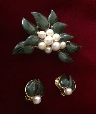 Vintage Swoboda Pearl and Jade Pin/Brooch,  with matching clip on earrings. 3