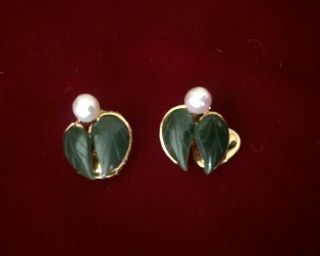Vintage Swoboda Pearl and Jade Pin/Brooch,  with matching clip on earrings. 5