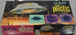 Vintage 1968 Aurora Ufo From The Invaders Spacecraft Plastic Model Kit