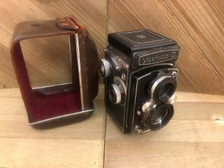 Vintage Yashica - D Japan Camera With Case 1:3.  5 80mm