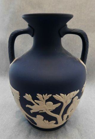 Vintage Wedgwood Jasperware Portland vase,  Black (or dark blue) and white,  1973 2