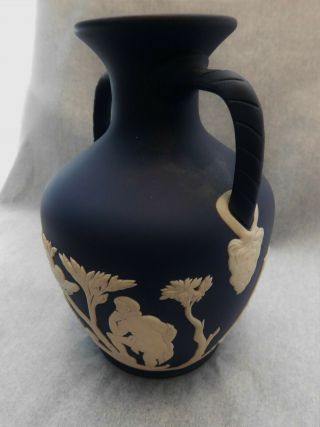 Vintage Wedgwood Jasperware Portland vase,  Black (or dark blue) and white,  1973 6