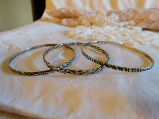 SET OF 3 VINTAGE STERLING SILVER 925 BANGLE BRACELETS 26.  7 GRAMS 3