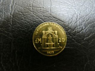 Malta 20 Liri Gold 6.  0gms 1973 Dolphins Fountain Emblem Rare