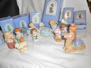 Vintage Avon Heavenly Blessing Christmas Nativity 13 Piece Set