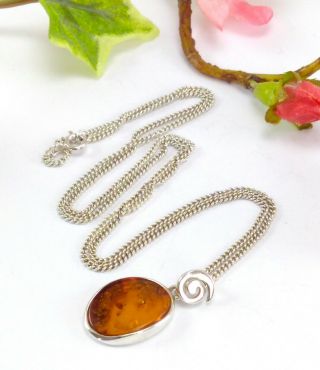 Vintage Sterling Silver Amber Pendant With Spiral Bail & Chain Necklace