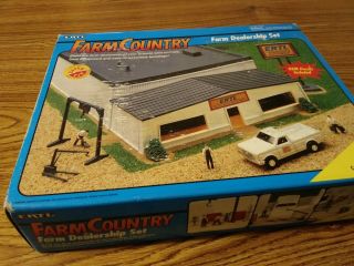 Vintage Ertl Farm Country Farm Dealership Set Play Set 4231 1993