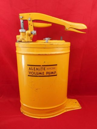 Vintage Alemite Volume Pump Model 6521 For Caterpillar Or Heavy Equipment?