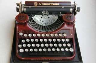 Underwood Portable Typewriter - Rare & Desirable Woodgrain Model 4