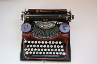 Underwood Portable Typewriter - Rare & Desirable Woodgrain Model 6
