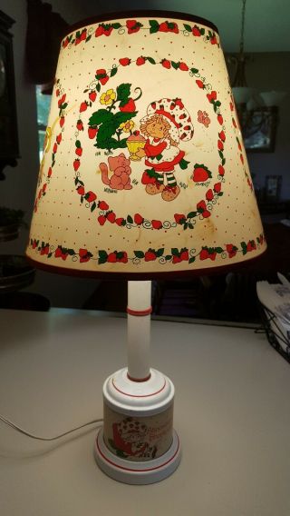 Vintage Strawberry Shortcake Desktop Lamp With Shade American Greetings