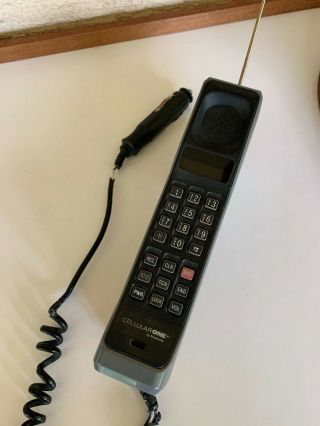 Vintage 80s Motorola Dynatac 8000 Dark Brick Cell Phone & Car Plug 2