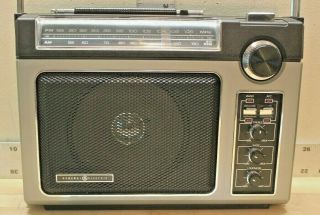 Vintage GE Superadio Model 7 - 2880B Portable AM FM Radio Long Range Fine Tune AFC 2