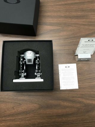 Rare Oakley Robot Store Front Limited Edition 282/500 3