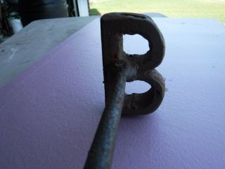 Rare Vintage Hand Forged Branding Iron Cattle Cowboy Ranch Cast Thick " B " 32 "