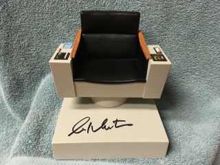 Qmx Star Trek Classic Enterprise Captains Fx Chair 1:6 - Rare Signed X Shatner