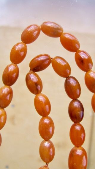 FLAPPER LENGTH,  CHUNKY,  VINTAGE,  FAUX AMBER NECKLACE 4