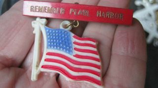 Vintage 1930s - 40s Plastic American Flag " Remember Pearl Harbor " Brooch/pin