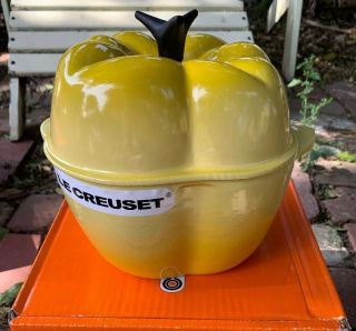 Rare Le Creuset 2.  25 Qt Soleil Yellow Bell Pepper Cocotte Dutch Oven Cast Iron