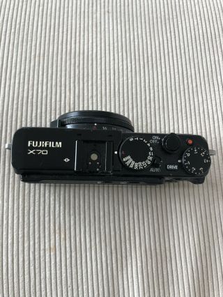 Smashed Screen Fujifilm X70 Black Vintage Style Camera 2